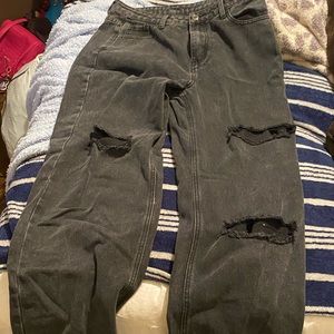 Ripped baggy jeans